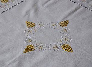 nadstoljnjak-sa-zlatovezom-14-2 nadstoljnjak-sa-zlatovezom-14-2