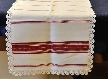 Rucno tkani nadstolnjak 2