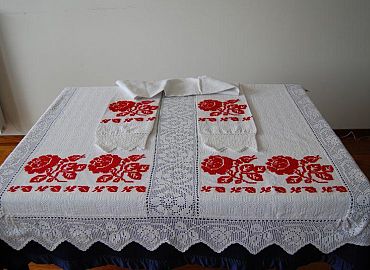 tkani-stoljnjak--i-peskir-na-borici